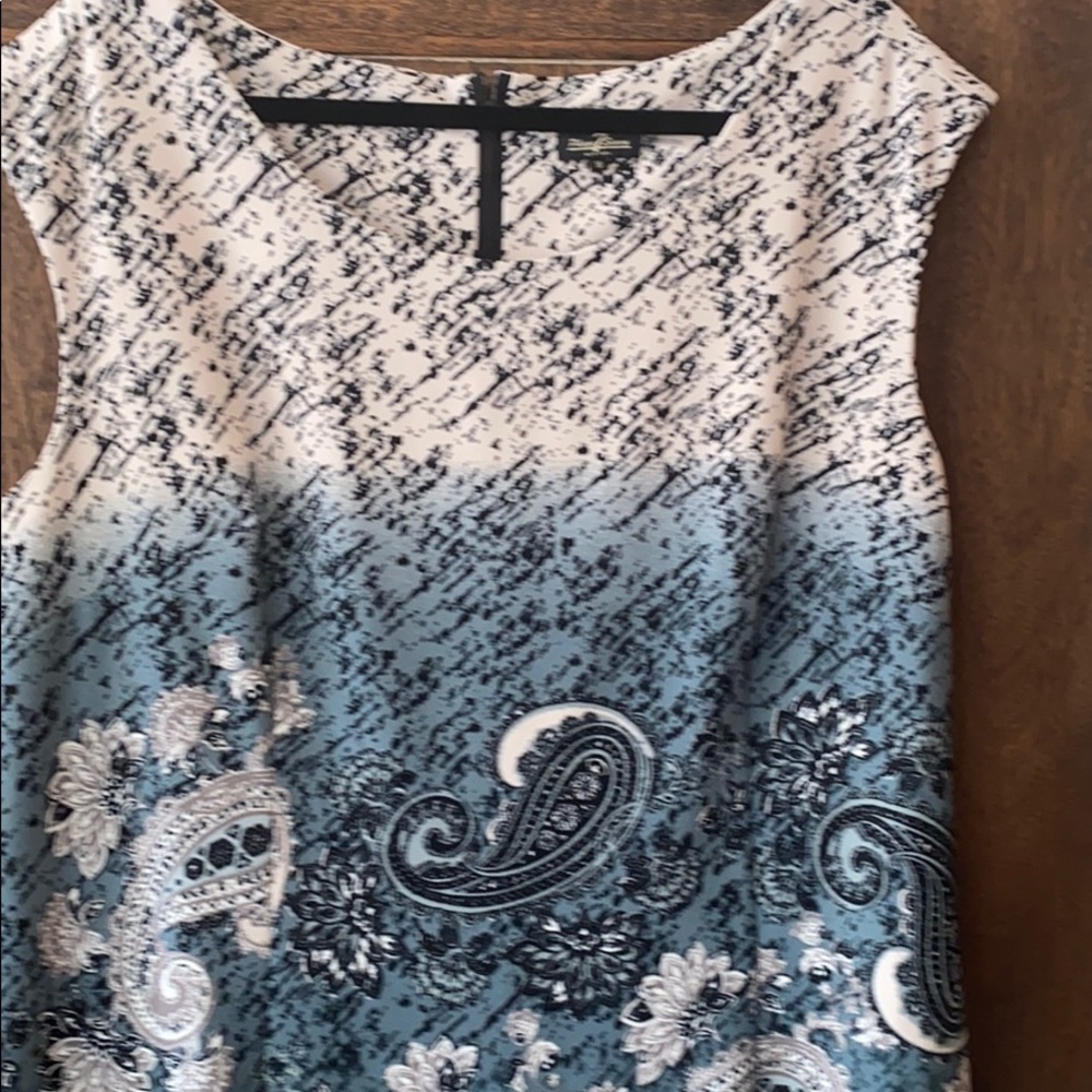 Dress - Picture 3 of 3